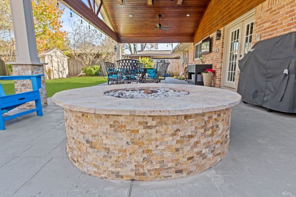 Outdoor Firepit - Backyard Retreats