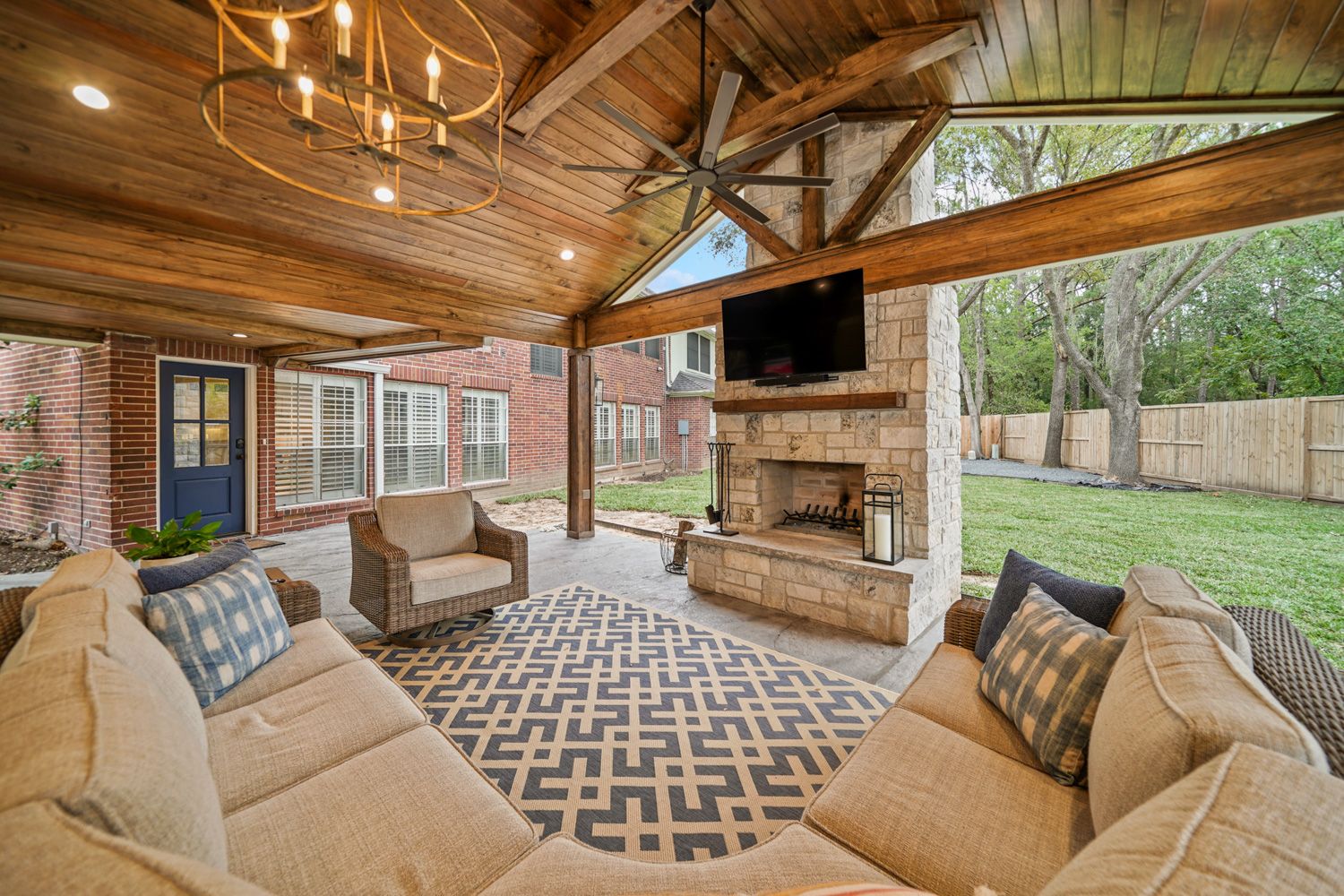 Backyard-Retreats_Patio-Builders-Near-Me-in-Pearland-17